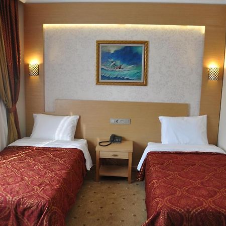 Gebze Palas Hotel ภายนอก รูปภาพ