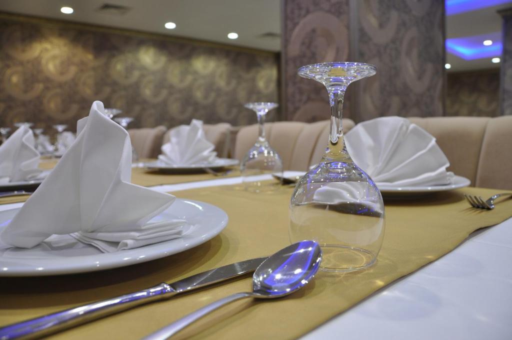 Gebze Palas Hotel ภายนอก รูปภาพ